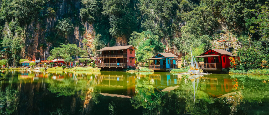 Wooden,House,At,Ipoh,Lake,,Perak,,Malaysia